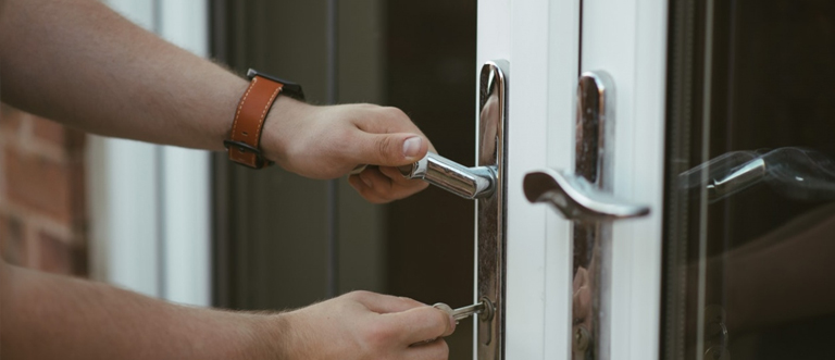24 hour key locksmith Corcoran